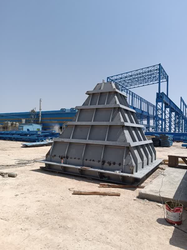عملیات نصب دو دستگاه مخزن ذخیره آهن اسفنجی فولاد سازی سرمد ابر کوه